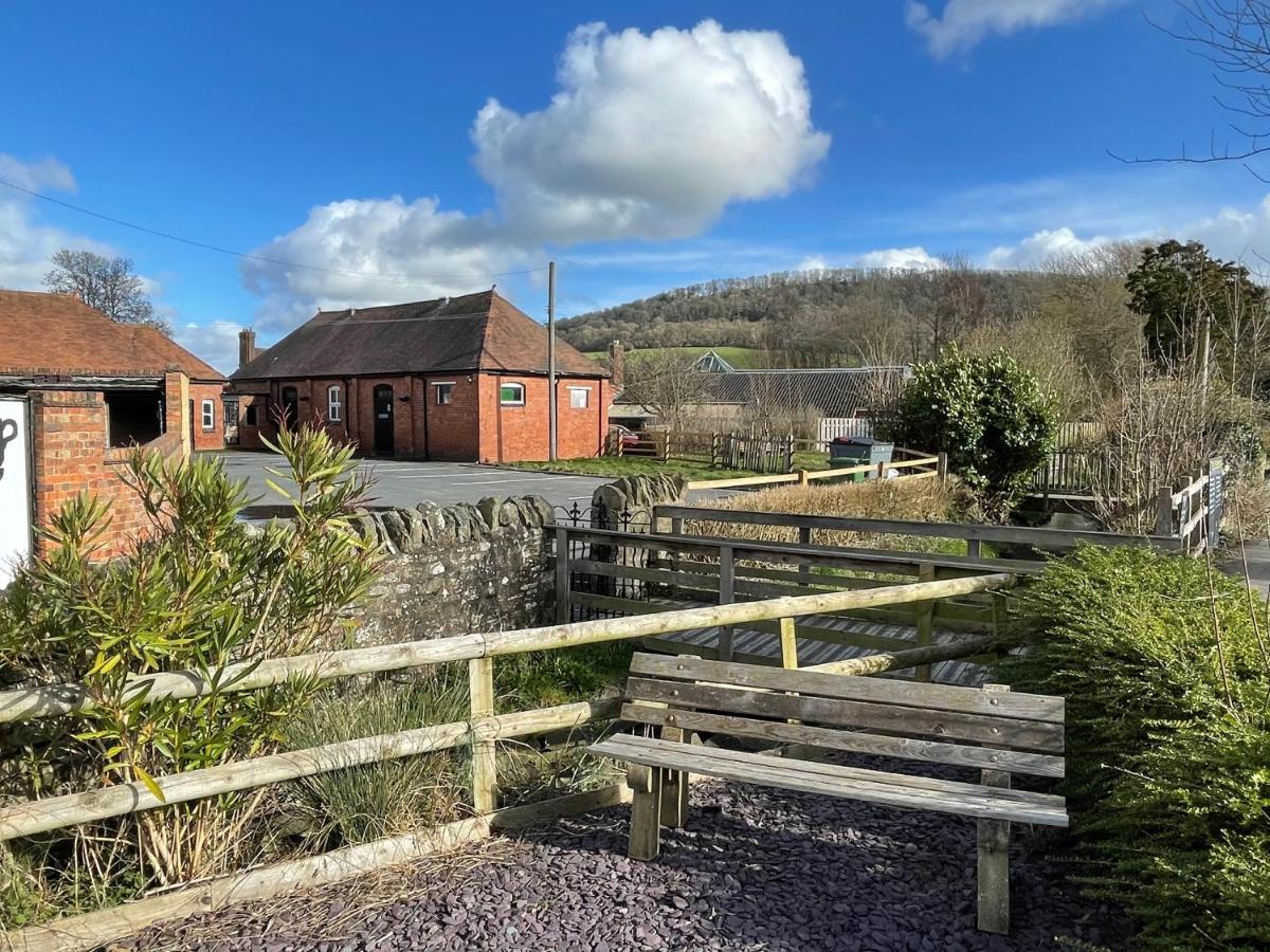 Stokesay Inn Крейвен-Армс Екстер'єр фото